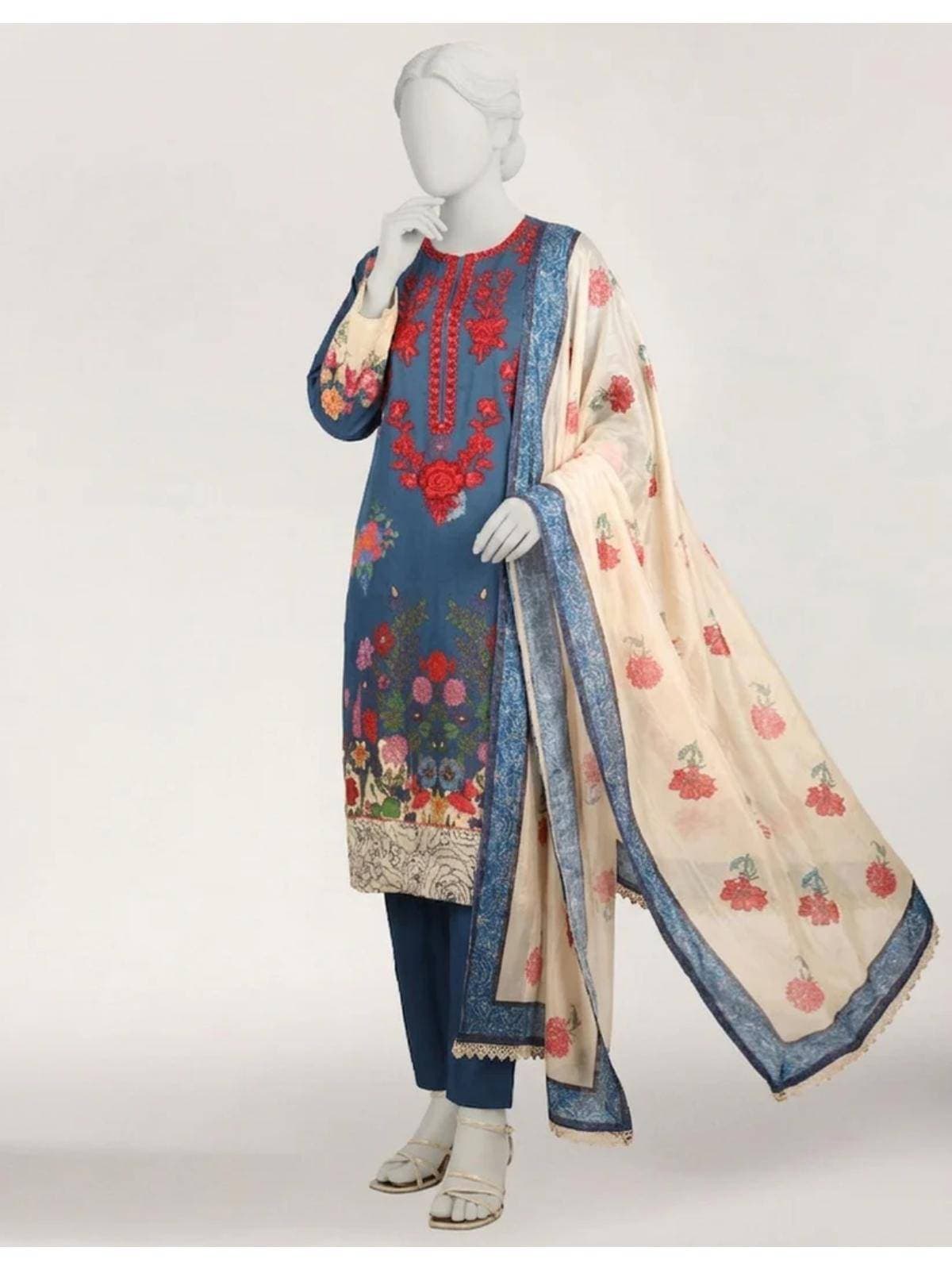 Luxury Islamic Women’s Clothing by Lumière Couture